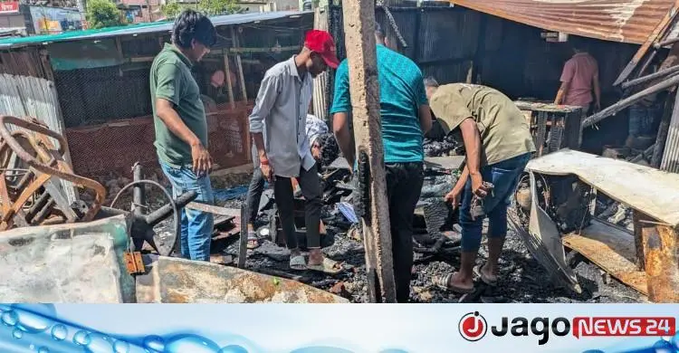 চন্দনাইশে পুড়লো ৬ ব্যবসাপ্রতিষ্ঠান, জায়গার বিরোধে আগুন দেওয়ার অভিযোগ
