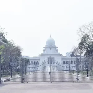 প্রায় দুই বছর বিচারকাজের বাইরে সুপ্রিম কোর্টের এক বিচারপতি