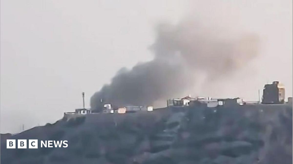 Houthi missile assault on Yemeni presidential palace kills two, minister says