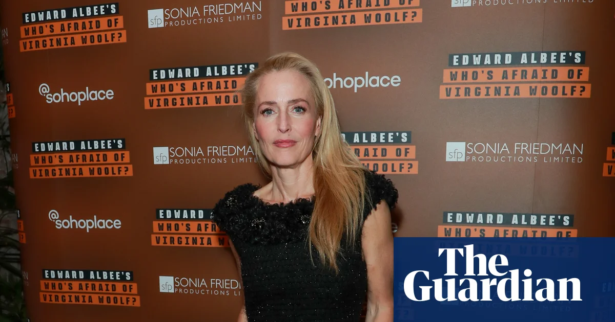 Gillian Anderson responds to backlash after telling ‘distracting’ followers to cease sitting in entrance row | Gillian Anderson