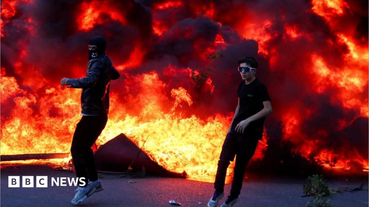 Albania protests: Scholar protesters assault authorities ministries in Tirana