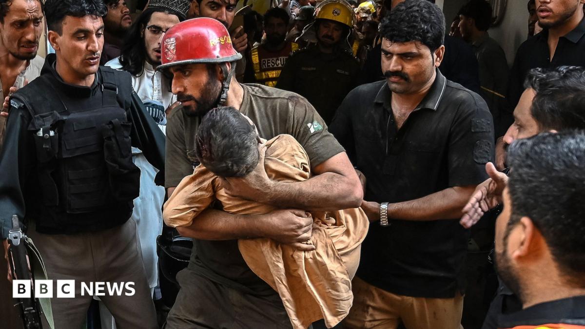 At the very least 27 pupils and instructor killed after Pakistan faculty roof collapses